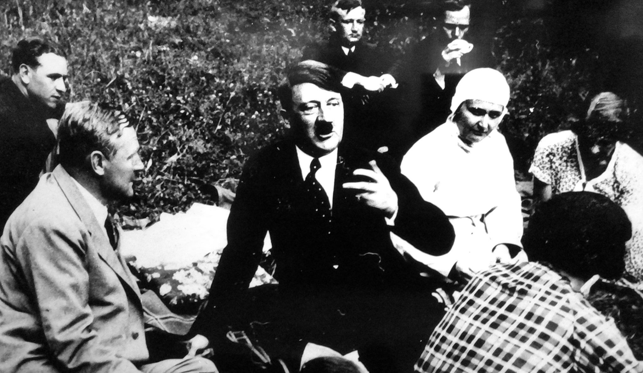 Picnicking with Hitler 🧺 – Heinrich Hoffmann Photo Gallery