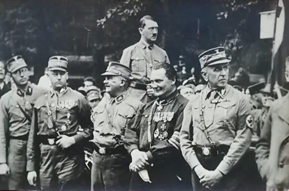 Hitler and Göring – Heinrich Hoffmann Photo Gallery